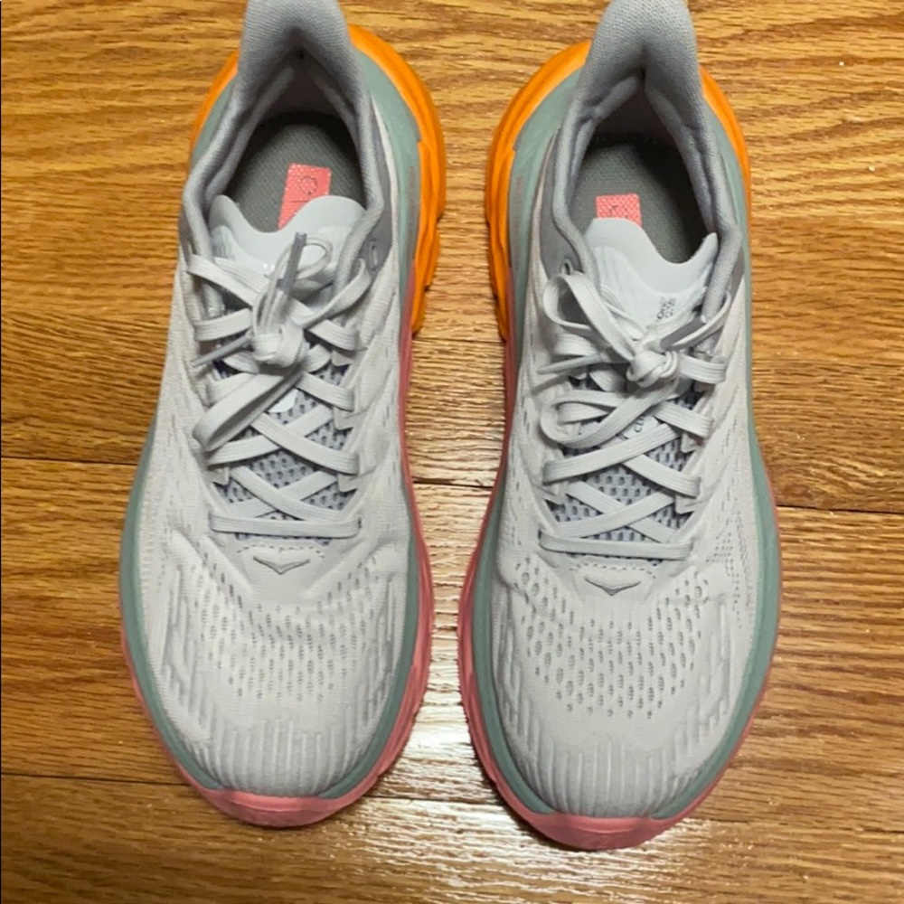 Hoka One Clifton Edge womens 7.5